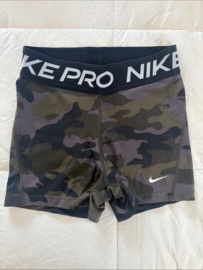 Nike Pro Camo Biker Shorts- X Small Summer Y2K